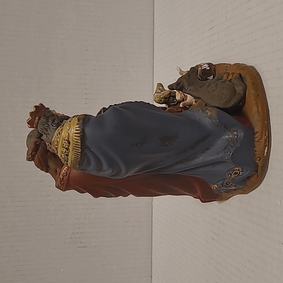 Beautiful Vintage Nativity Scene - Picture 8 of 17